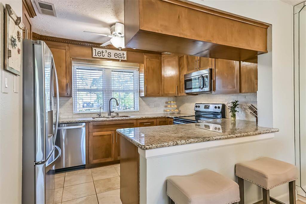 All stainless appliances stay!