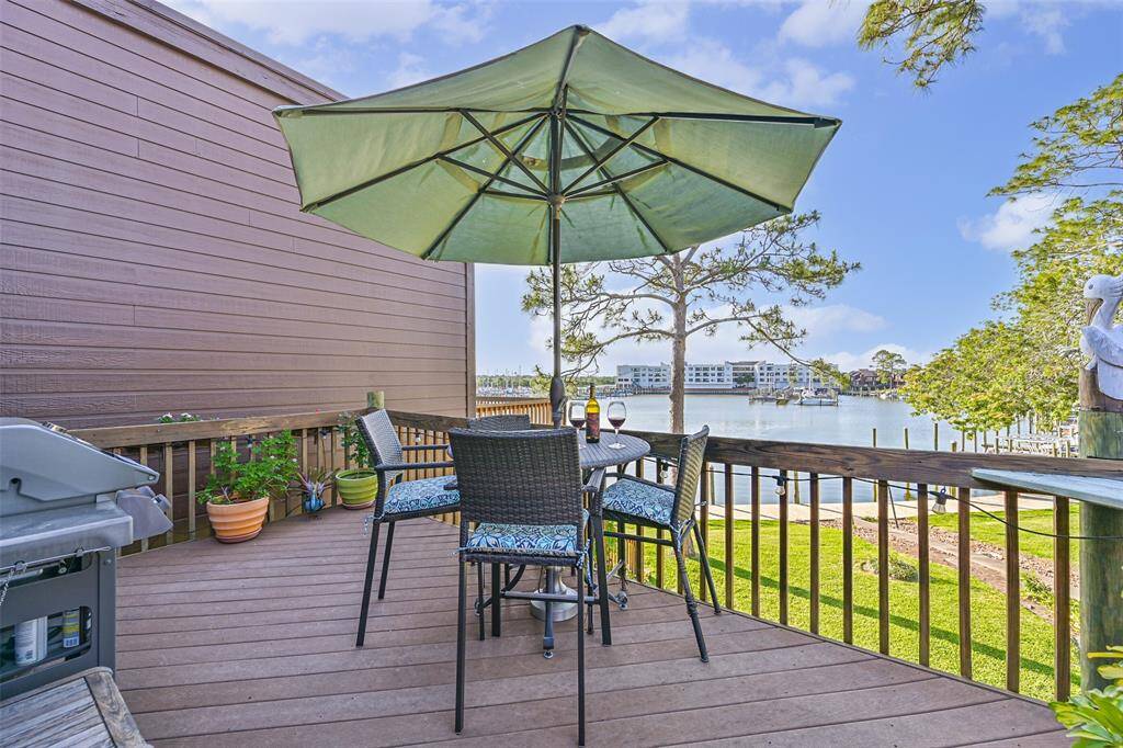 Large deck off of living area for entertaining!