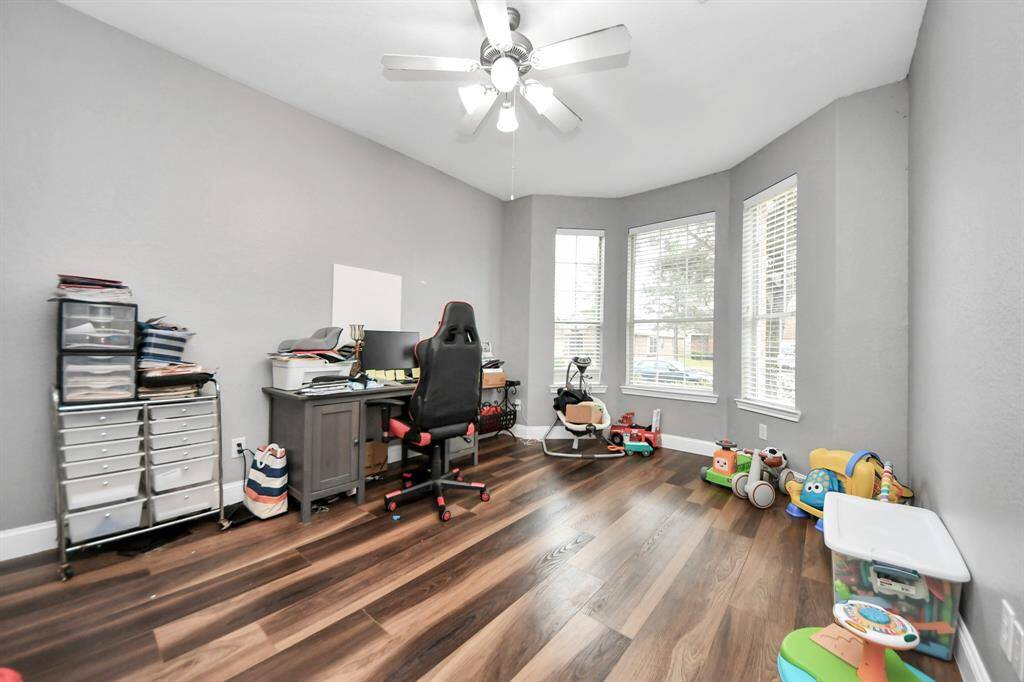 Office/flex room.