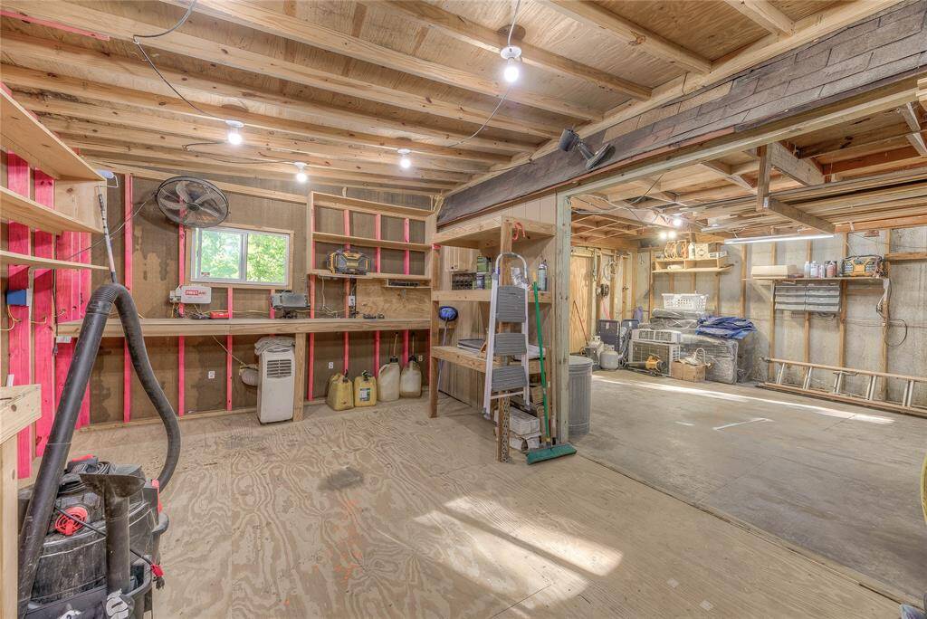 Looking into storage & the workshop area.