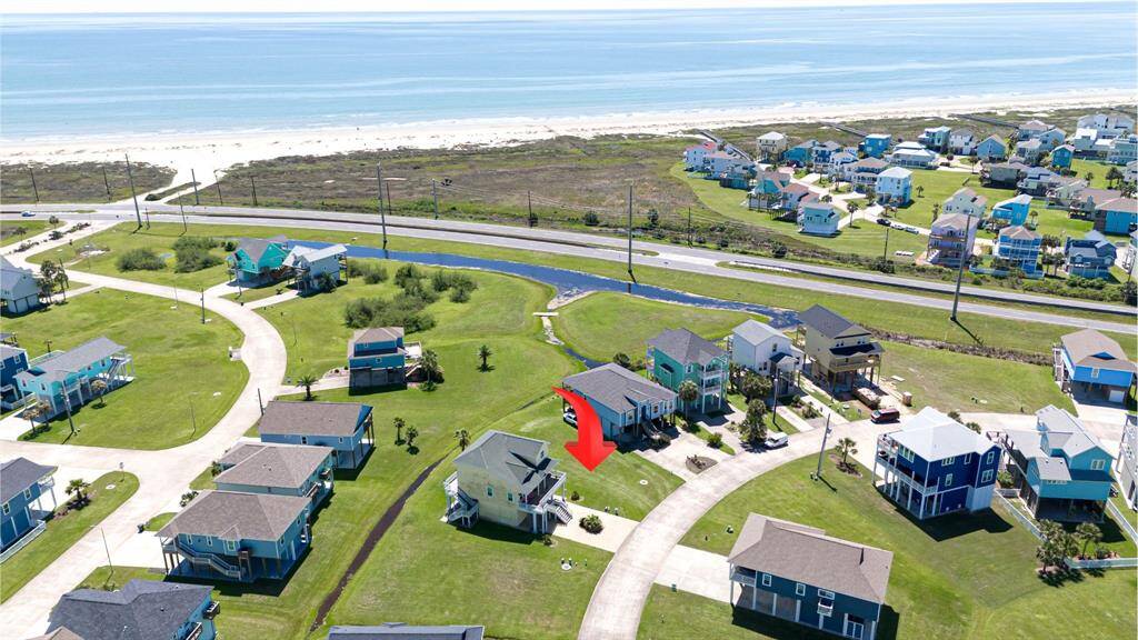 This elevated angle shows the nearby highway, and how easily beach access is woven into the neighborhood's design.