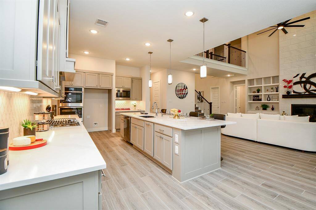 All appliances are top quality stainless steel, very gently or barely used