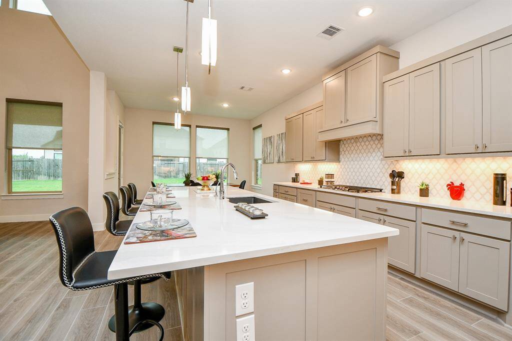 Notice the breakfast bar for your convenience