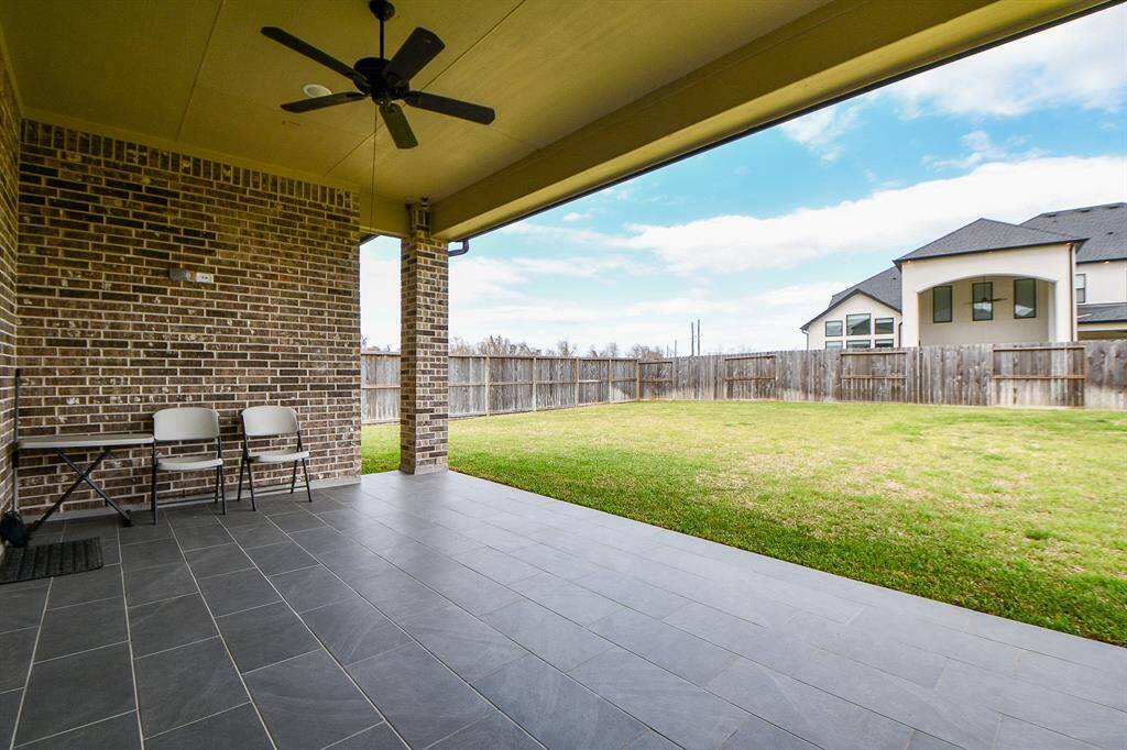 Corner stucco home adjacent to a natural reserve and lake in the beautiful community of Sienna!