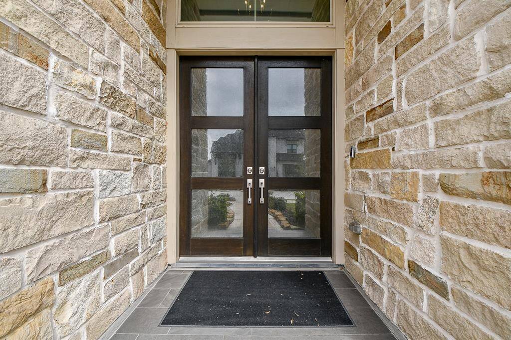 Prefered by many, double door entry into this stunning home, depicting its grandeur!