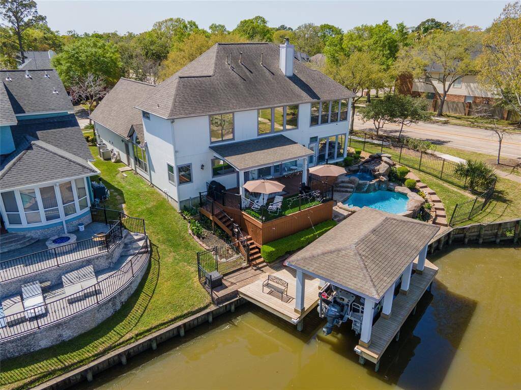 Property includes a boathouse with lift