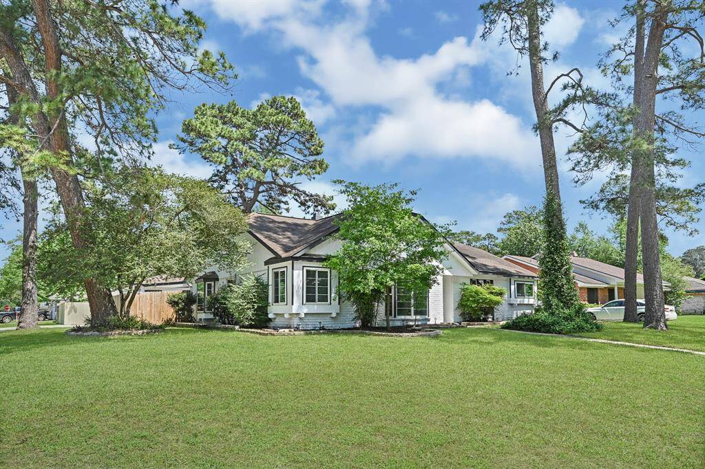 Oversized Corner Lot
