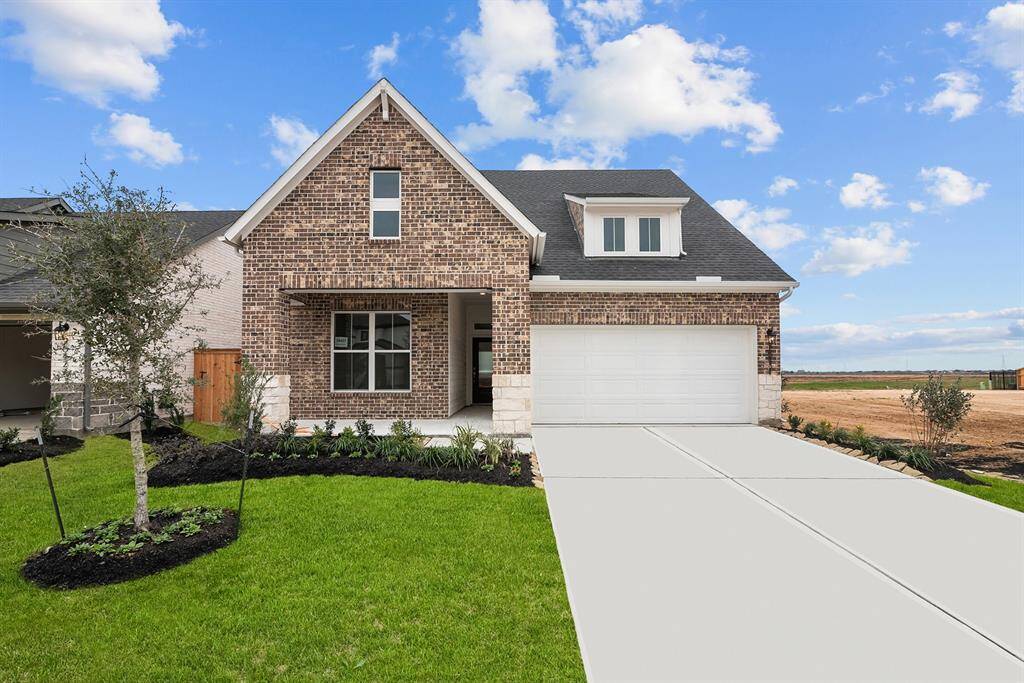 Welcome to The Harperville by David Weekley Homes. Move-In-Ready Now!