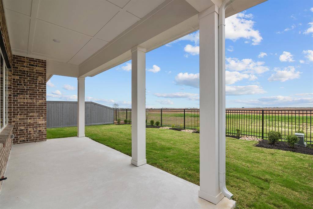 Welcome to The Harperville by David Weekley Homes. Move-In-Ready Now!
