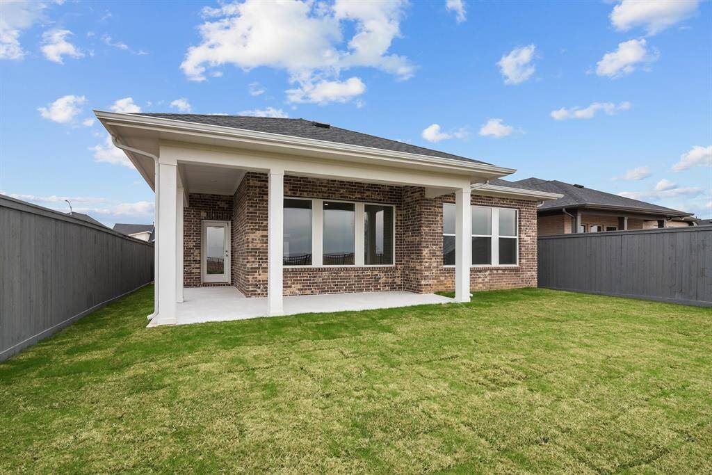 Welcome to The Harperville by David Weekley Homes. Move-In-Ready Now!