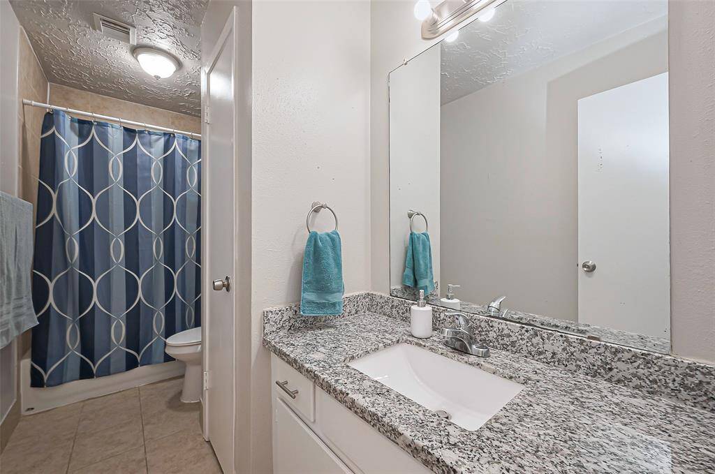 Full Bathroom #2