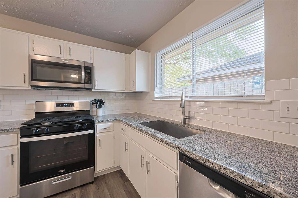 LOTS of Counter Space