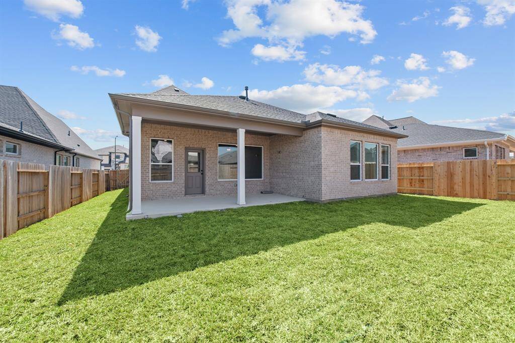 Welcome to The Borden by David Weekley Homes. Move-In-Ready Now!