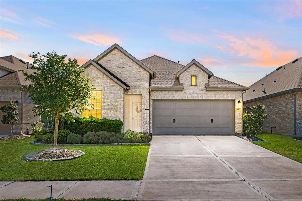 Lovely curb appeal.