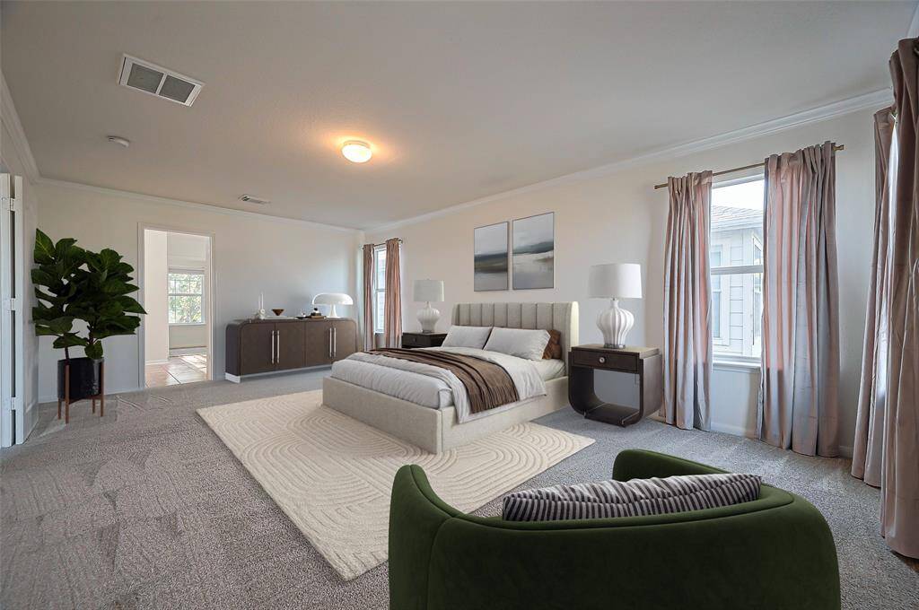Beautiful and oversized Primary retreat with en-suite bath