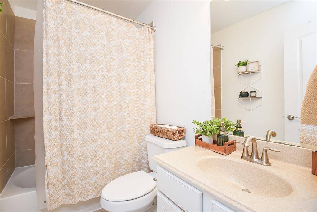 Bathroom for bedrooms #2 and #3