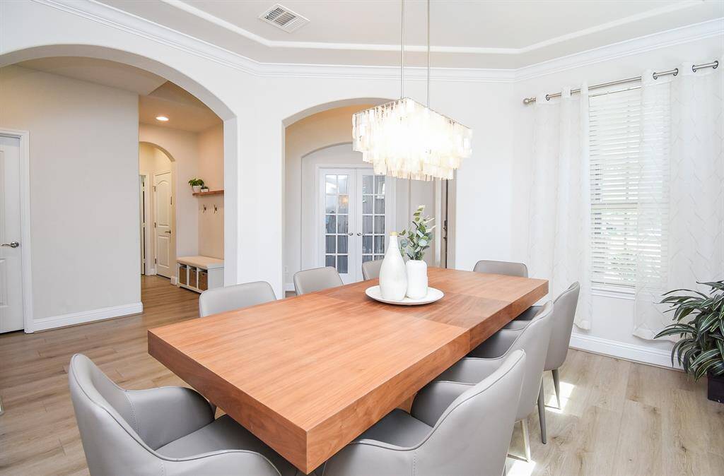 Formal dining room