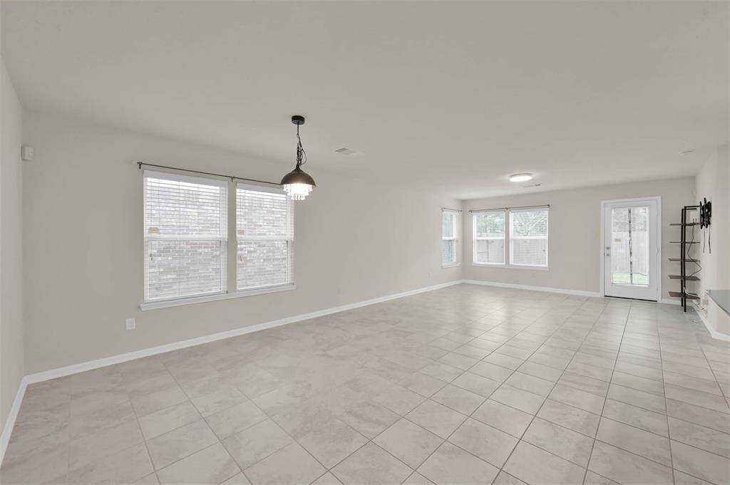 Living/Dining area