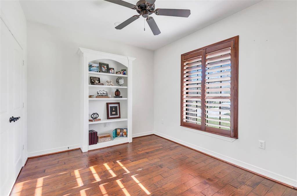 Office or fourth bedroom