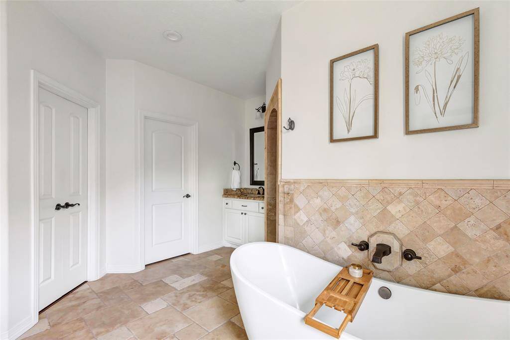 Primary bath