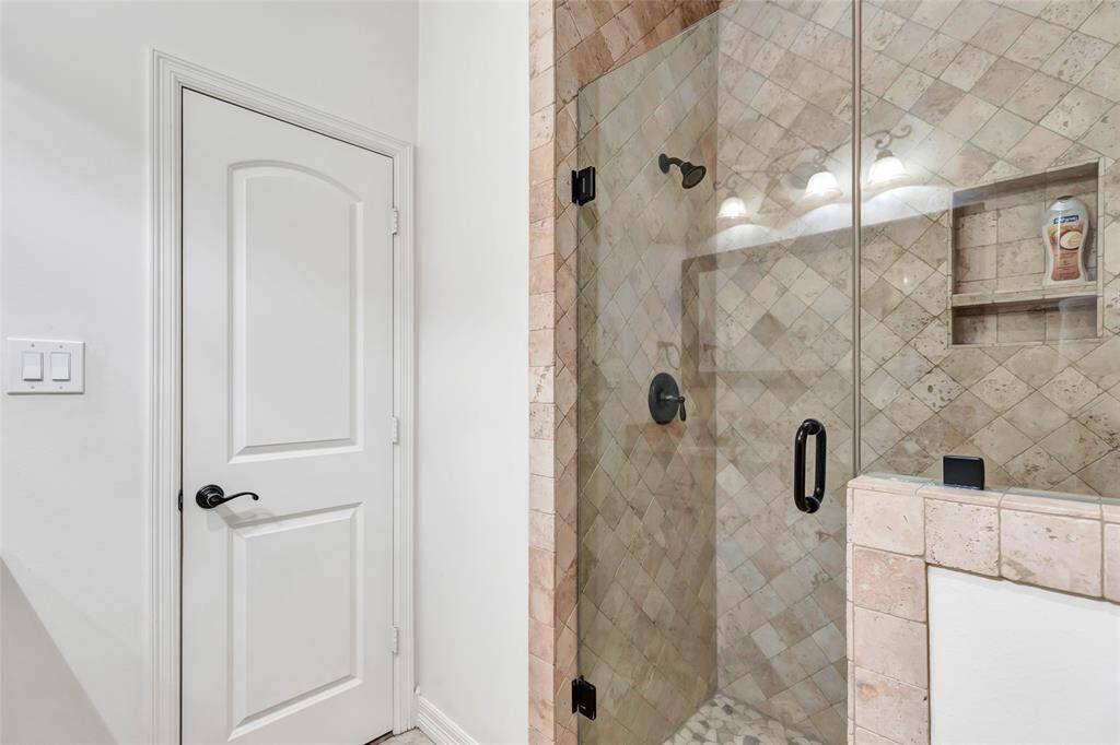 secondary bath shower