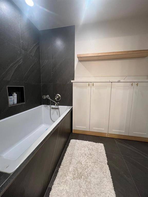 Primary Bath Deep Soaking Tub