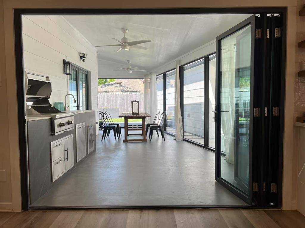 Folding Patio door from the livingroom.