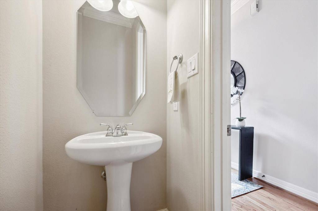 Powder bath on the first floor.