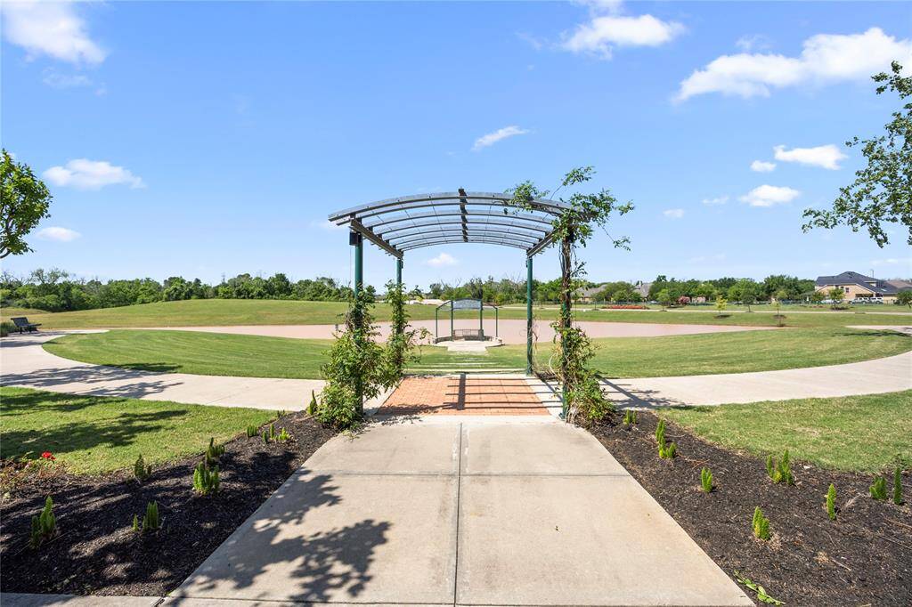 Neighborhood "Cove" to enjoy outdoor music & events