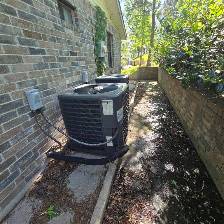 2 AIR CONDITIONERS FOR ZONED HEAT AND AIR