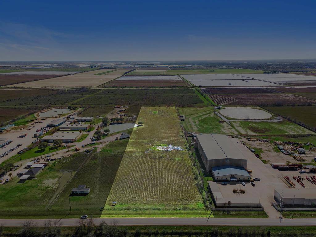 Just 10 minutes away from Katy Mills mall