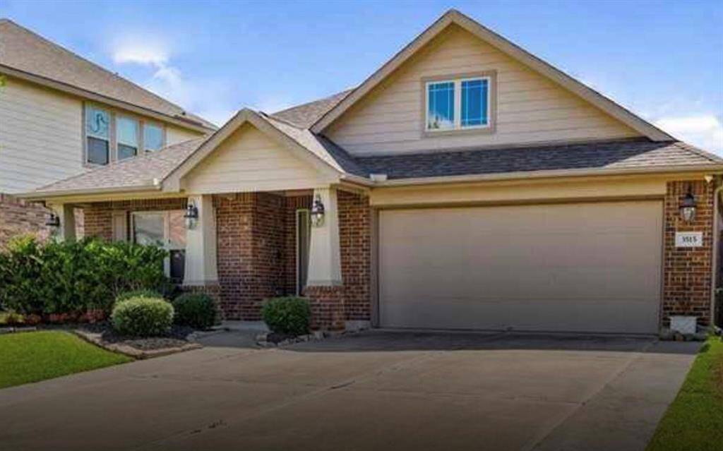 Welcome home to this gorgeous 3-2-2 in Waterstone!