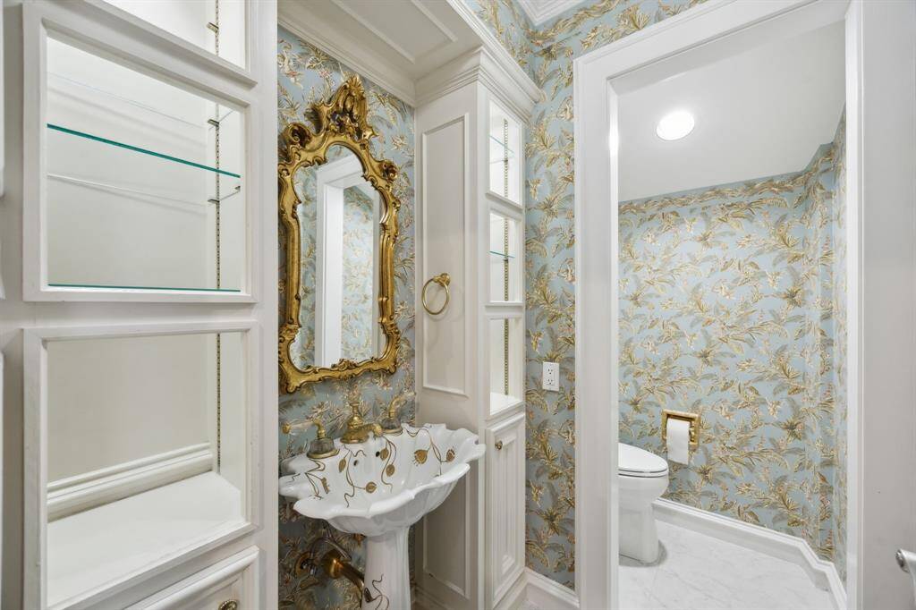 half bath downstairs by entry