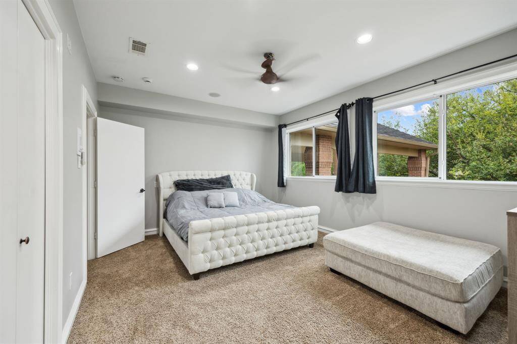 Upstairs secondary BR