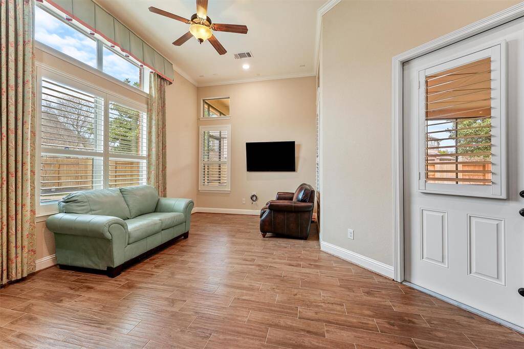 Bonus space has door leading to the enormous outdoor screened patio.