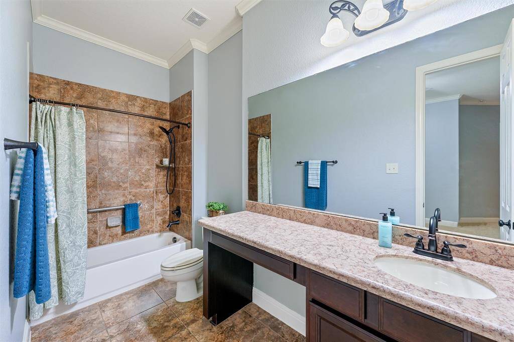 2nd of three en-suites.