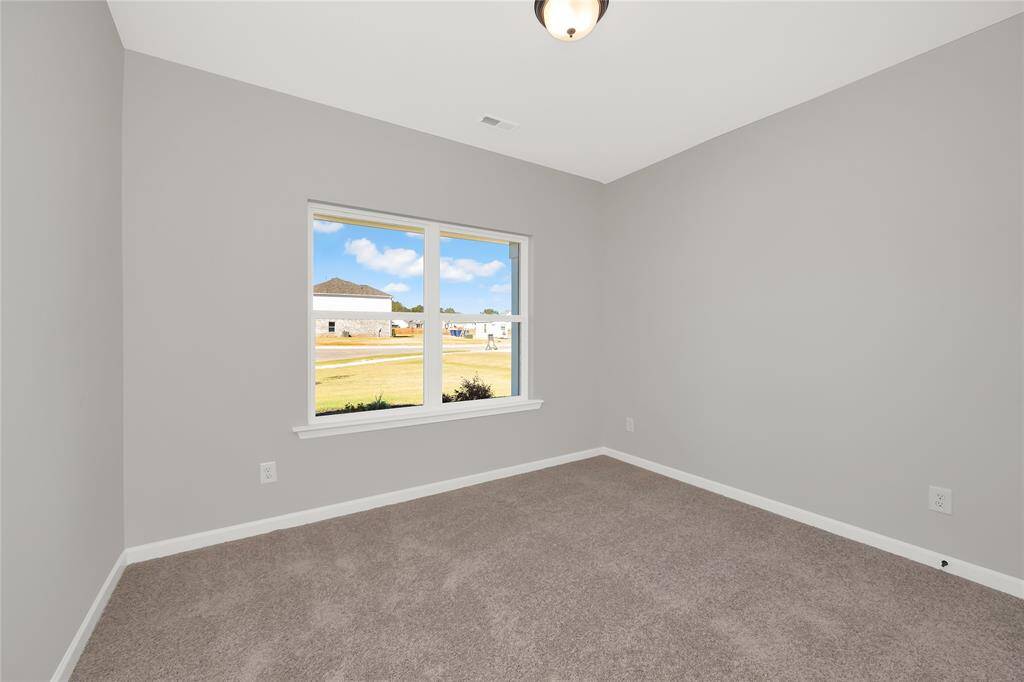 Home under construction. Sample floor plan photo used for illustrative purposes only. Upgrades, selections options, windows and colors may vary.