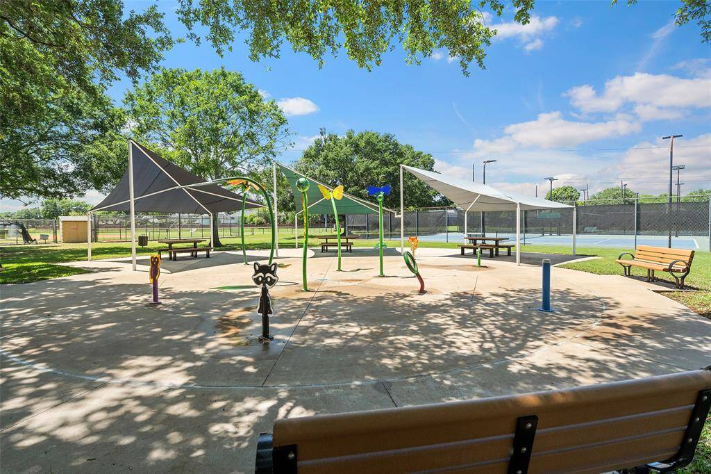 Children's Splash Pad with Sitting Area