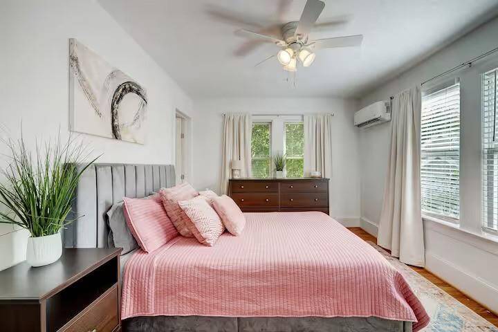 Garage apt Bedroom