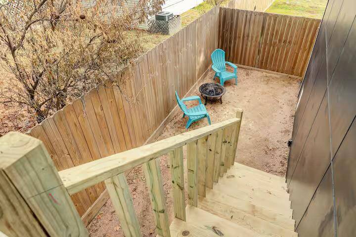 Yard space behind garage apt private for guests