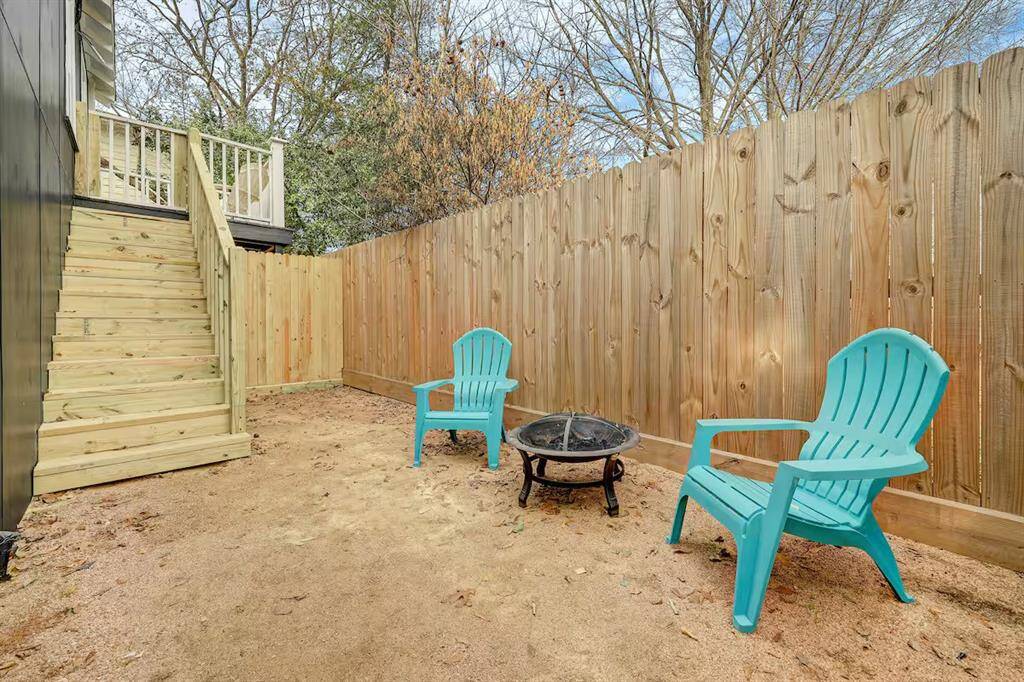 Garage apt seperate yard space and patio