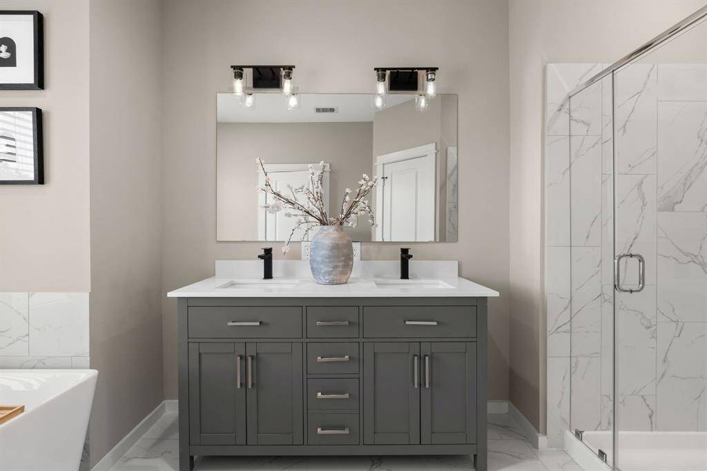 Photos are of the model unit and not actual unit.