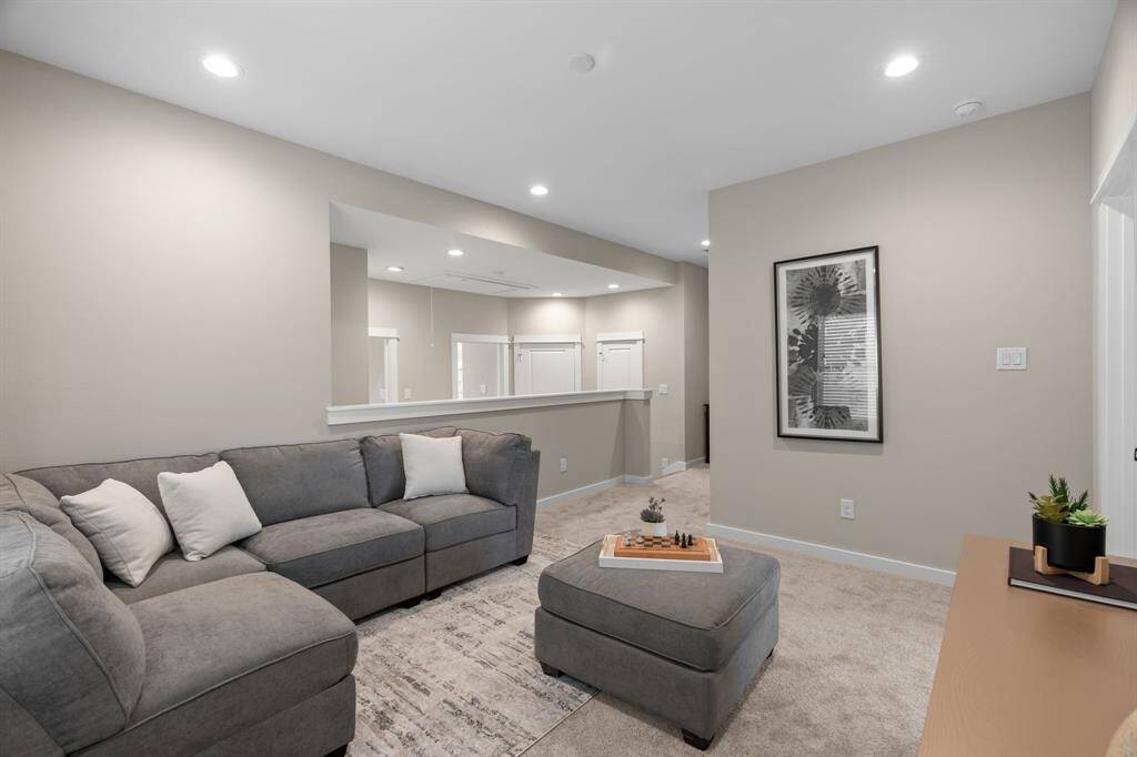 Photos are of the model unit and not actual unit.