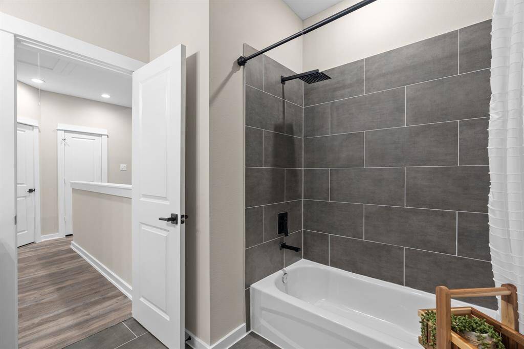 Photos are of the model unit and not actual unit.