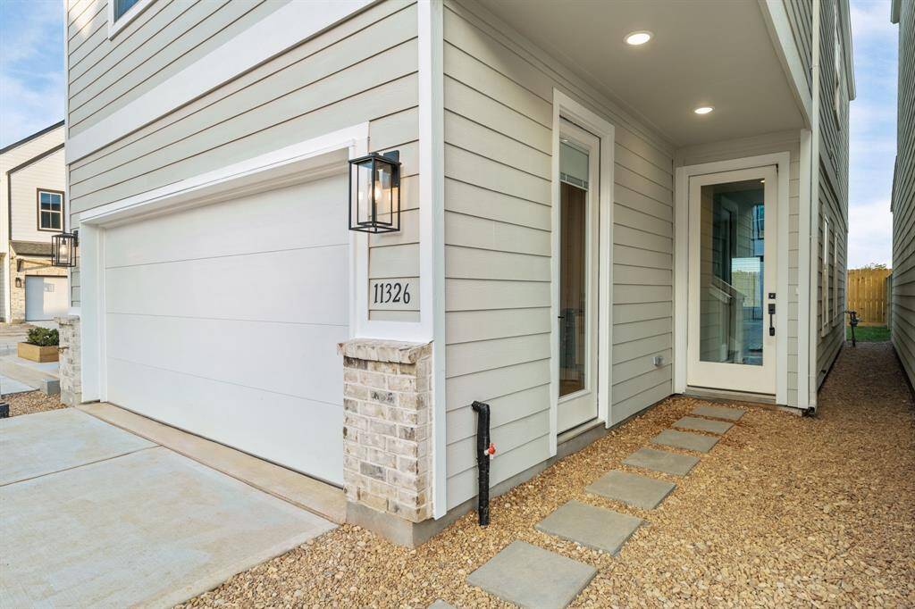 Photos are of the model unit and not actual unit.