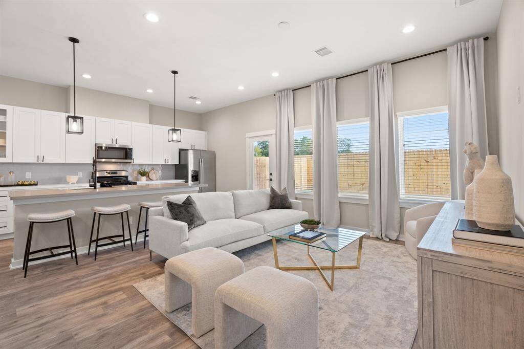 Photos are of the model unit and not actual unit.