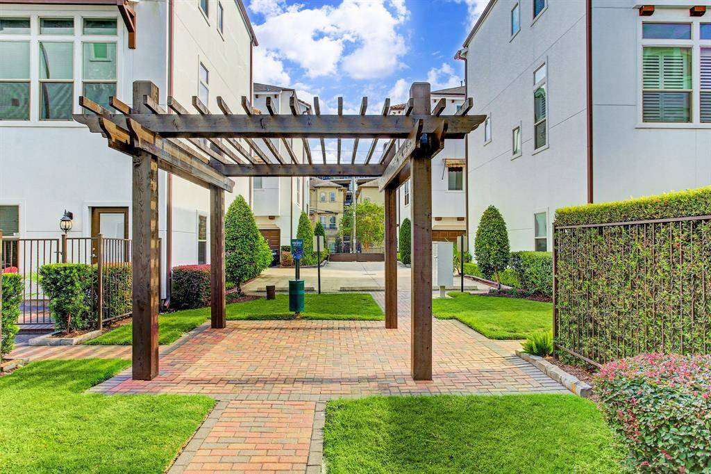 Dog park inside community + near Eleanor Tinsley & Spotts Parks