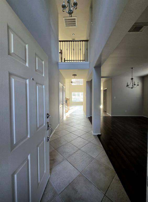 Grand High ceiling entryway