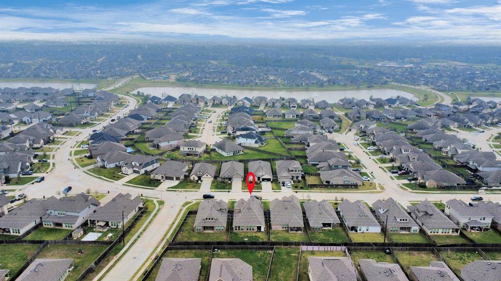 This home is ideally located just minutes from top-rated schools, major medical centers, shopping, dining, and entertainment.