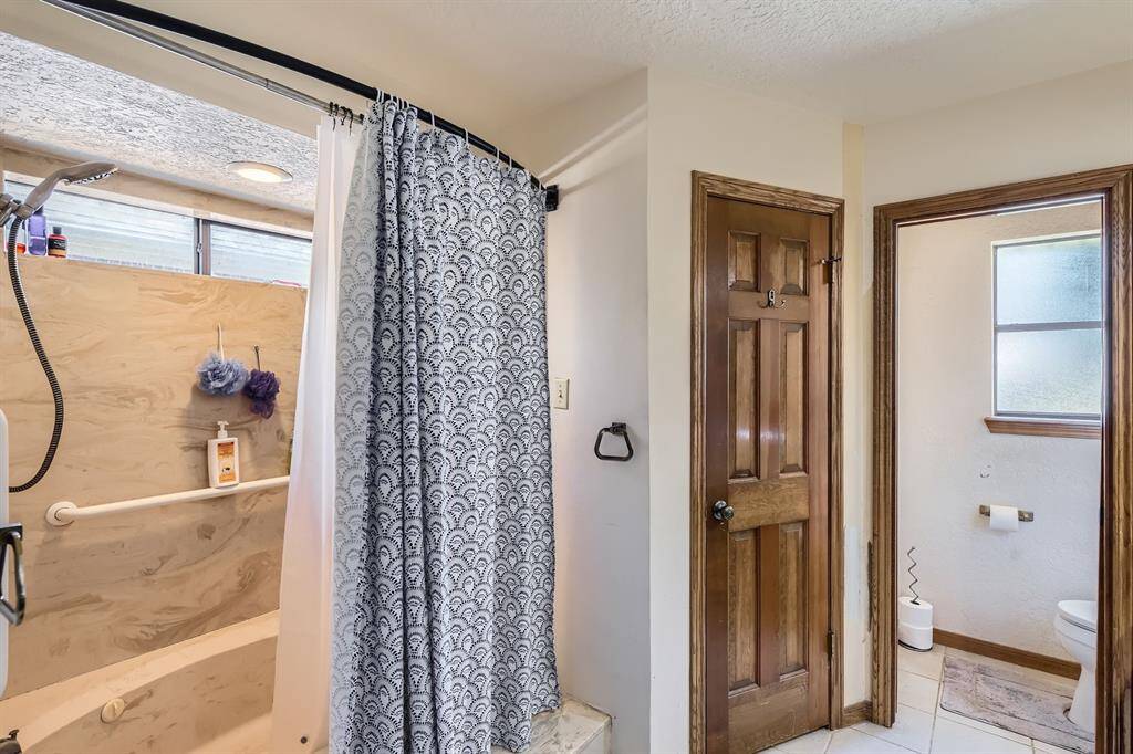 Primary bath.